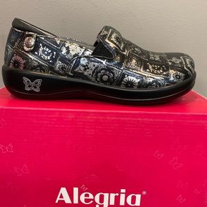NEW Alegria slip resistant shoes Sz 36